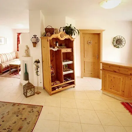 Lackner Apartment *